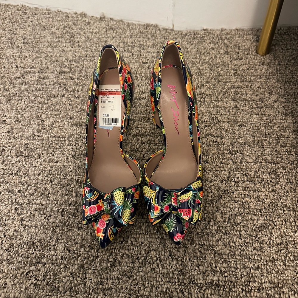 Betsy Johnson pumps